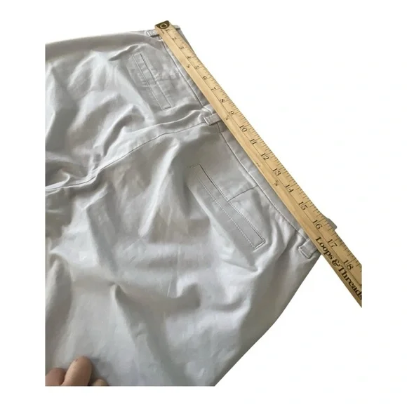 J. Crew White Bermuda Shorts Classic Lightweight Design - Picture 3 of 7